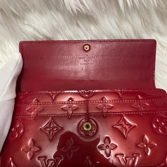 SOLD Beautiful Louis Vuitton Sarah Wallet - Picture 10 of 12